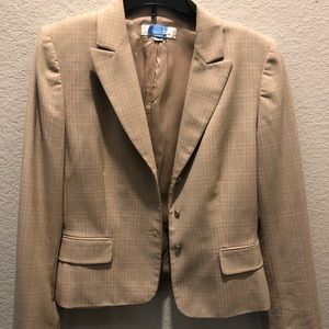 Sz 10 Tahari Skirt Suit